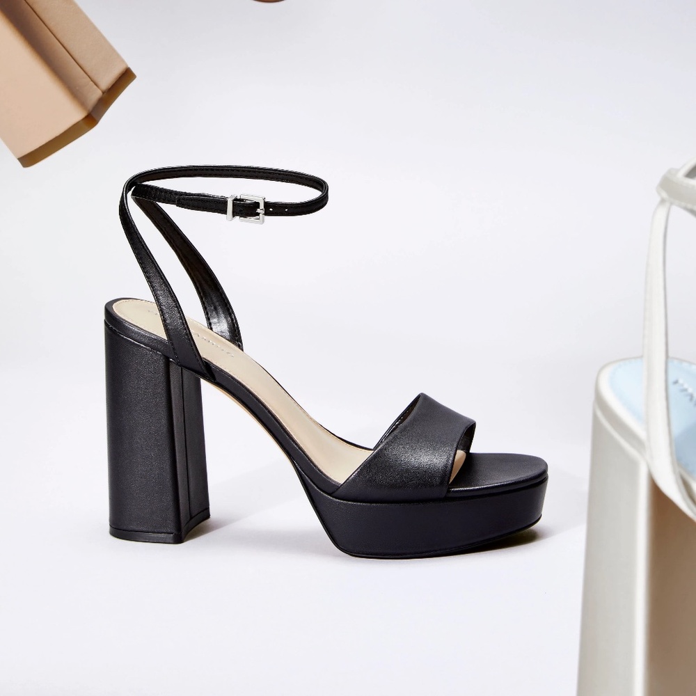 NWT - Vince Camuto Pendry Platform Sandal (Women's Size 9.5)